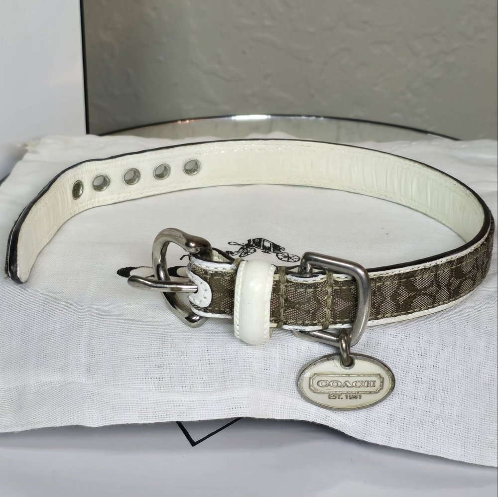 Coach Artic White & Tan Monogram Dog Collar Size Small with Dust Bag